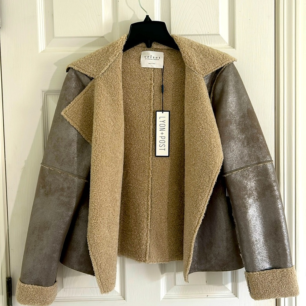 NWT Velvet Reversible cropped jacket
